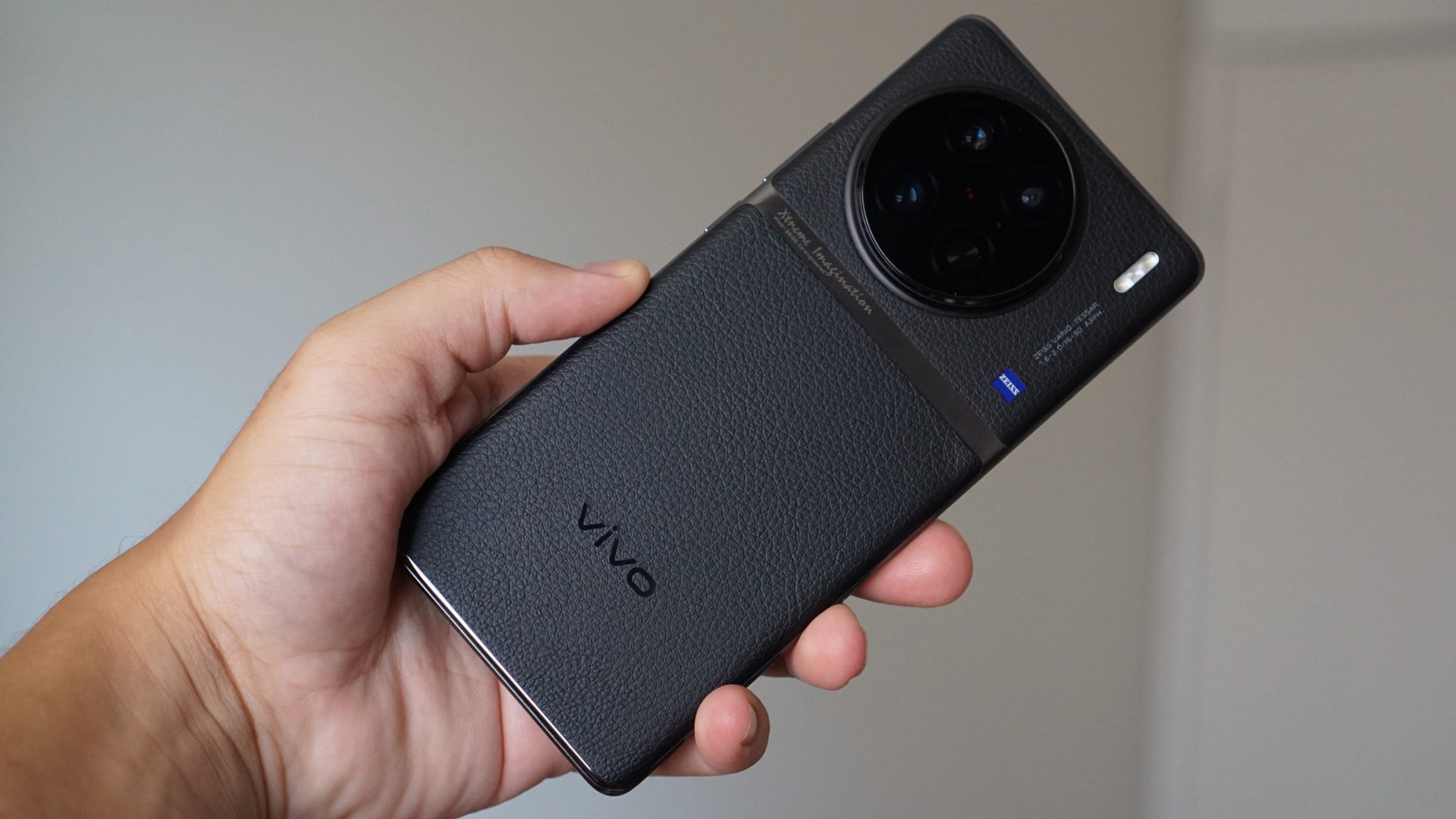 Vivo X90 Pro review: Creature of the night - Android Authority